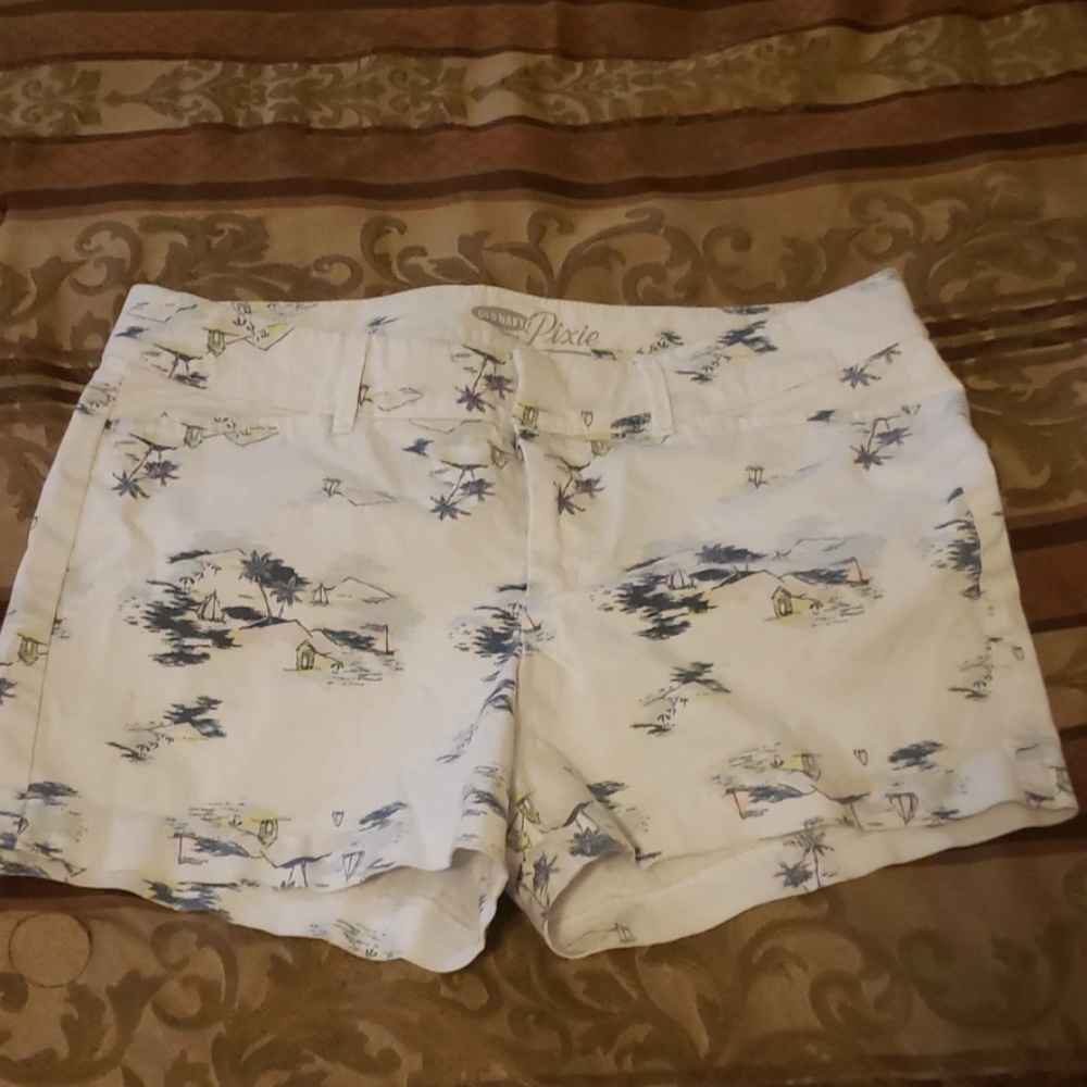 Clothes - Picture 4 of 4